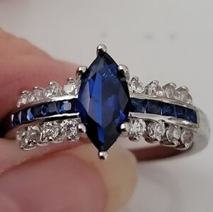 Elegant Silver and Blue Gemstone Ring SIZE 9
